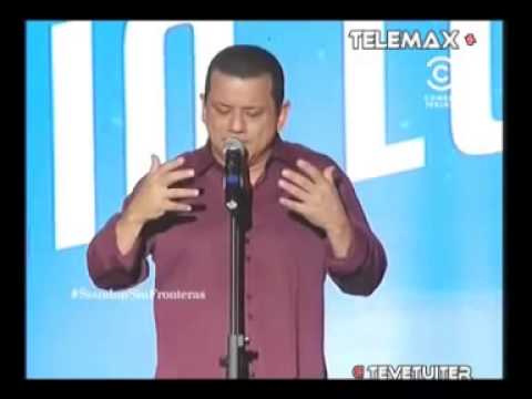 alguien alegre festivo de buen humor