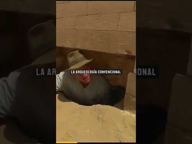 estructura con cuerpo de león y cabeza humana